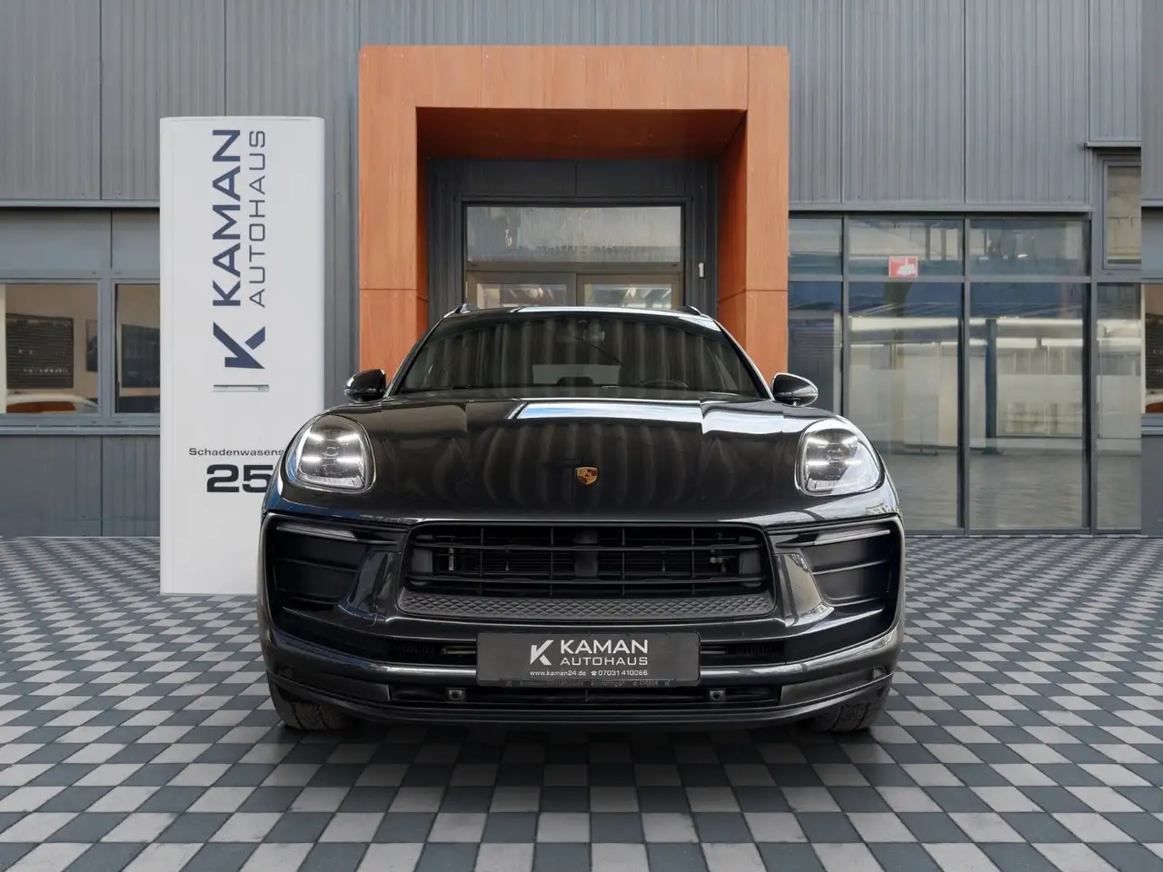Porsche Macan III 2