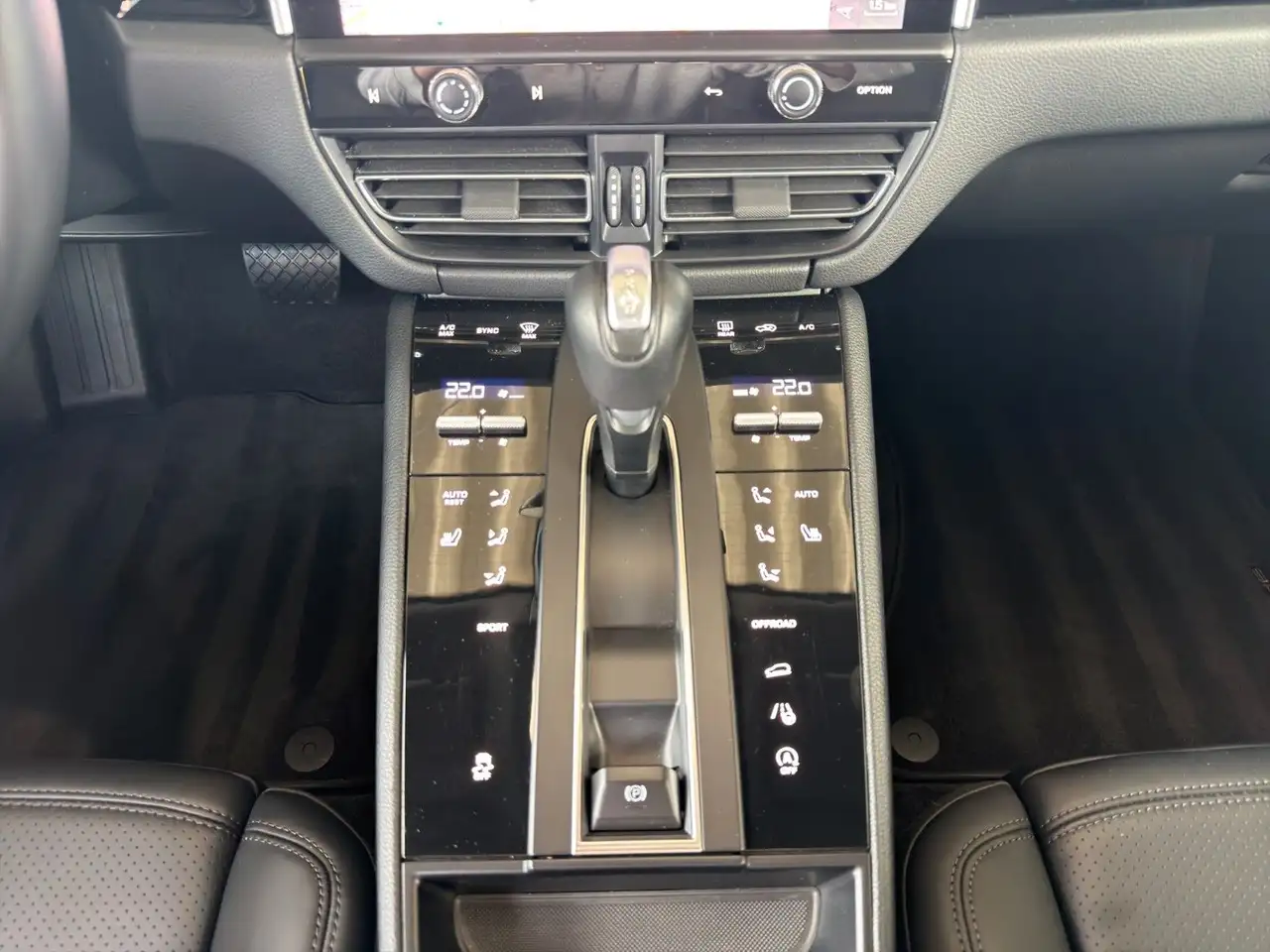 Porsche Macan III 8