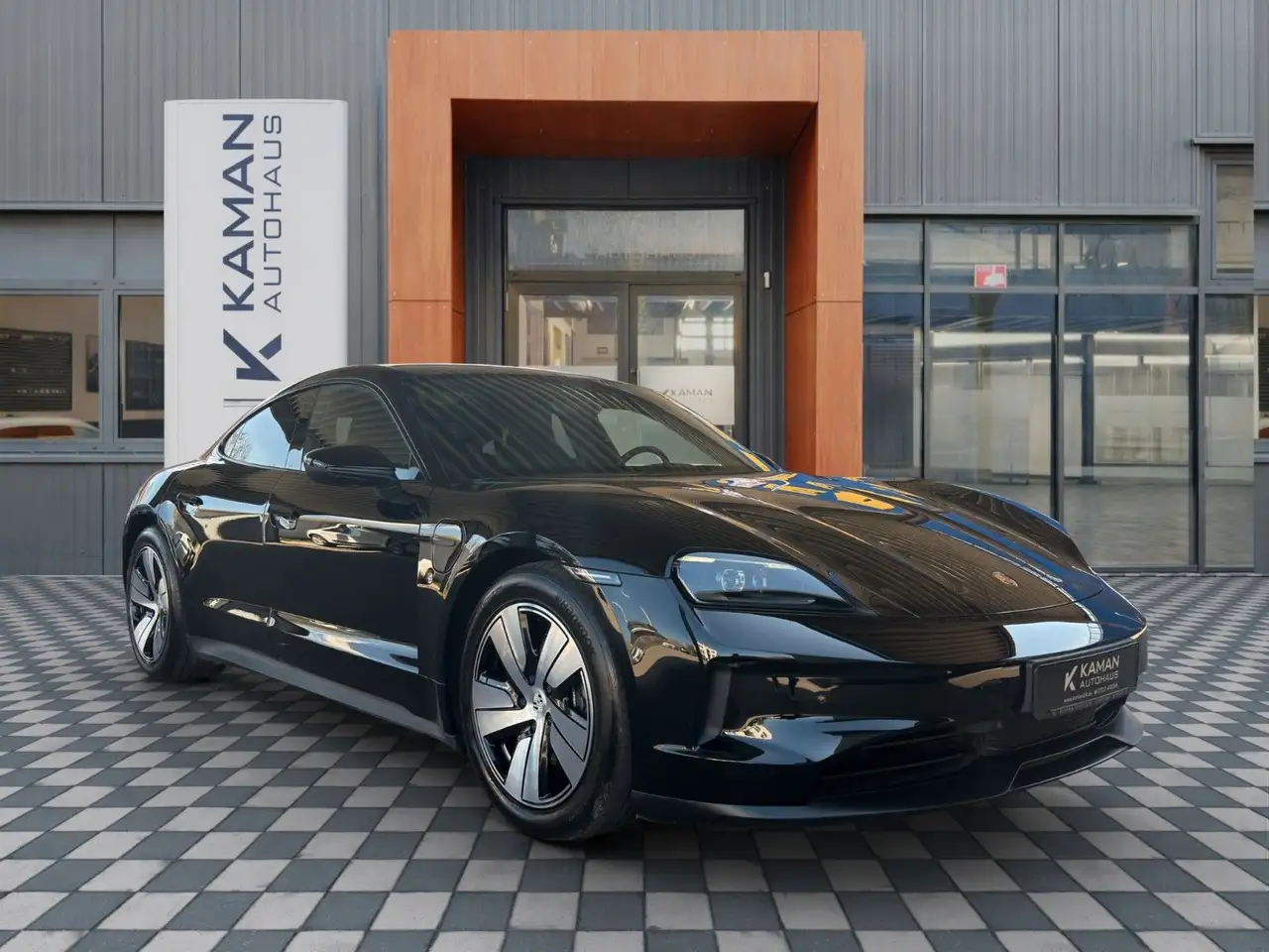Porsche Taycan 3