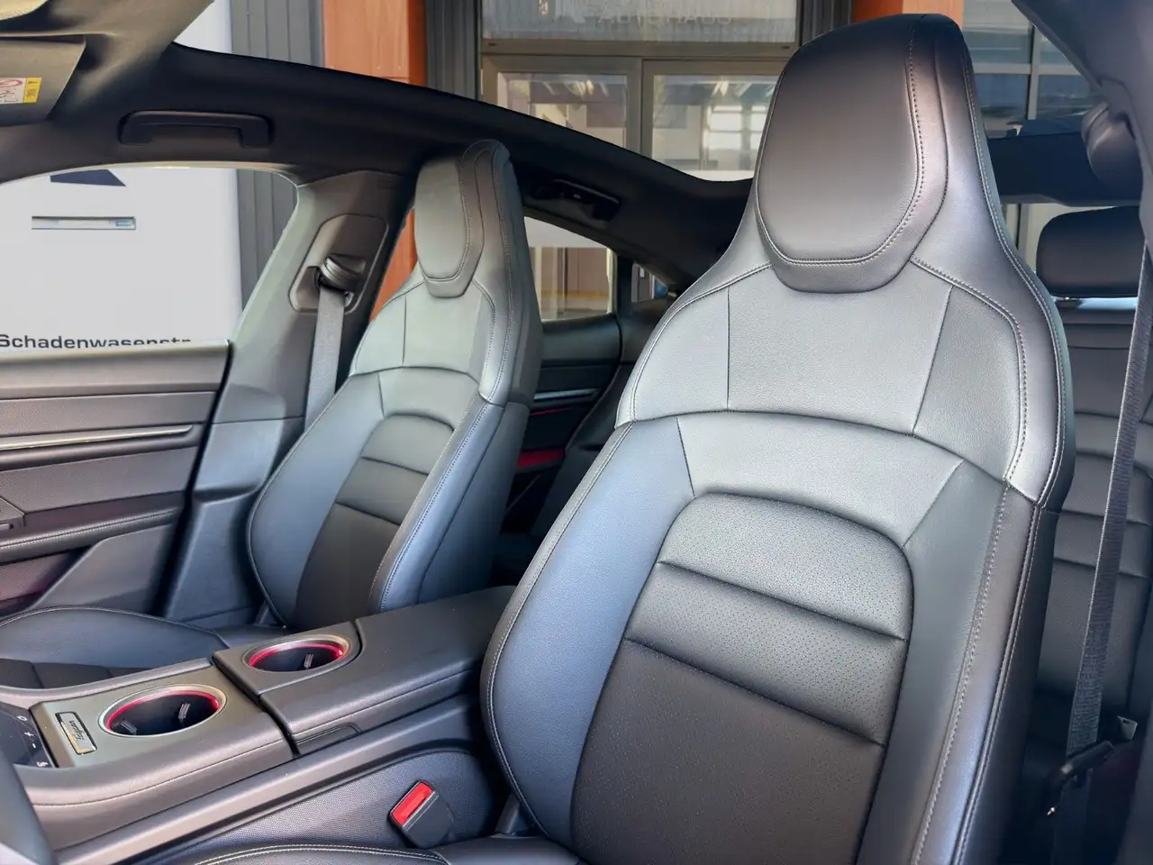 Porsche Taycan 6