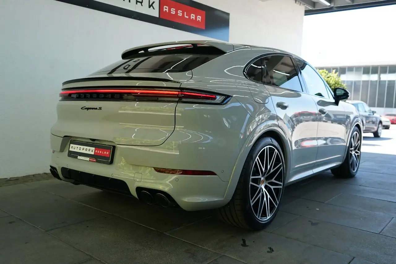 Porsche Cayenne 2