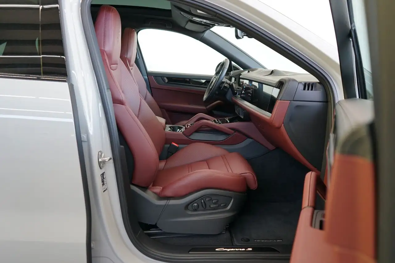 Porsche Cayenne 13