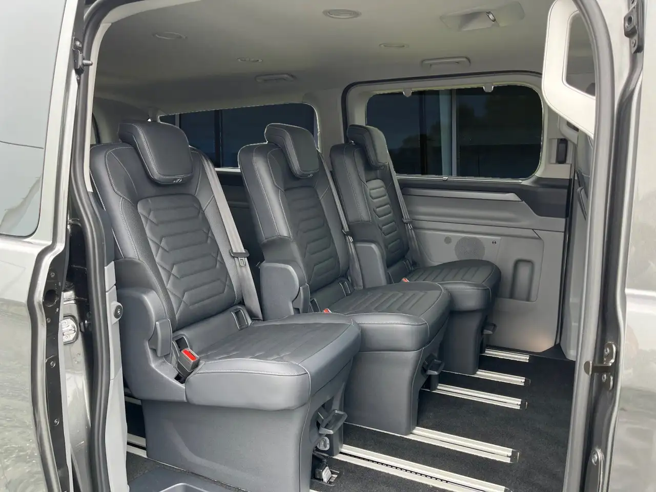 Ford Tourneo 8