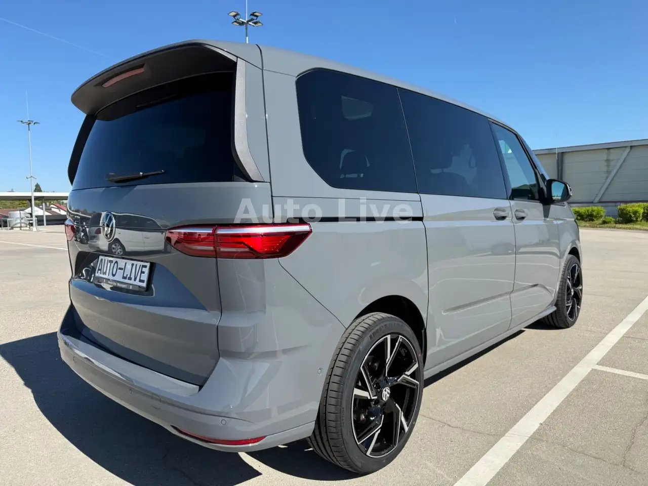 Volkswagen T7 Multivan 5