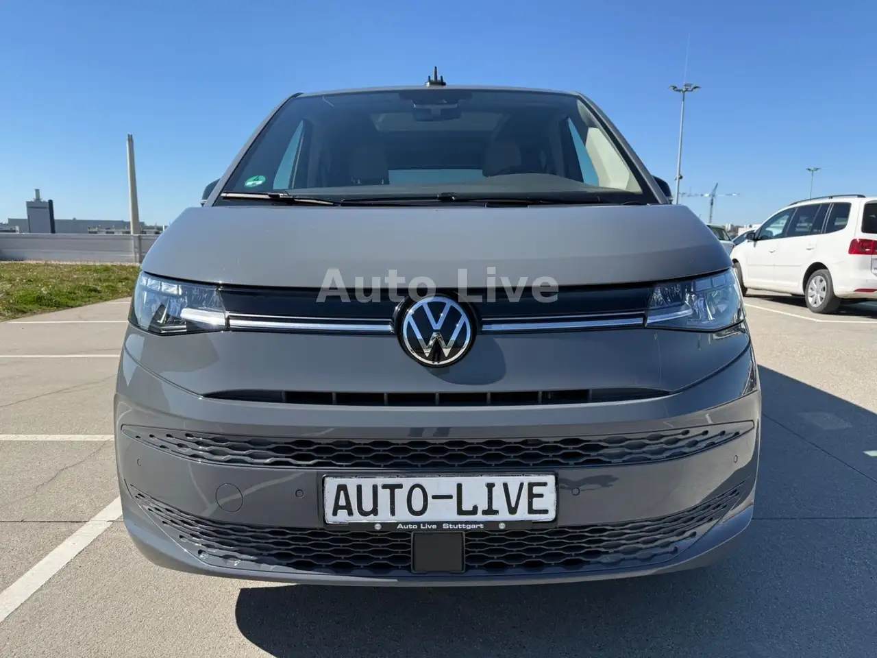 Volkswagen T7 Multivan 8