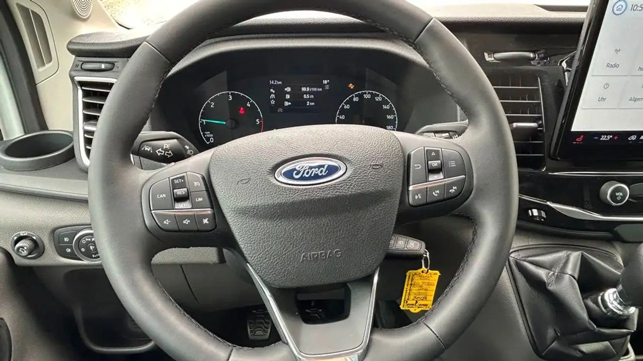 Ford Transit 9