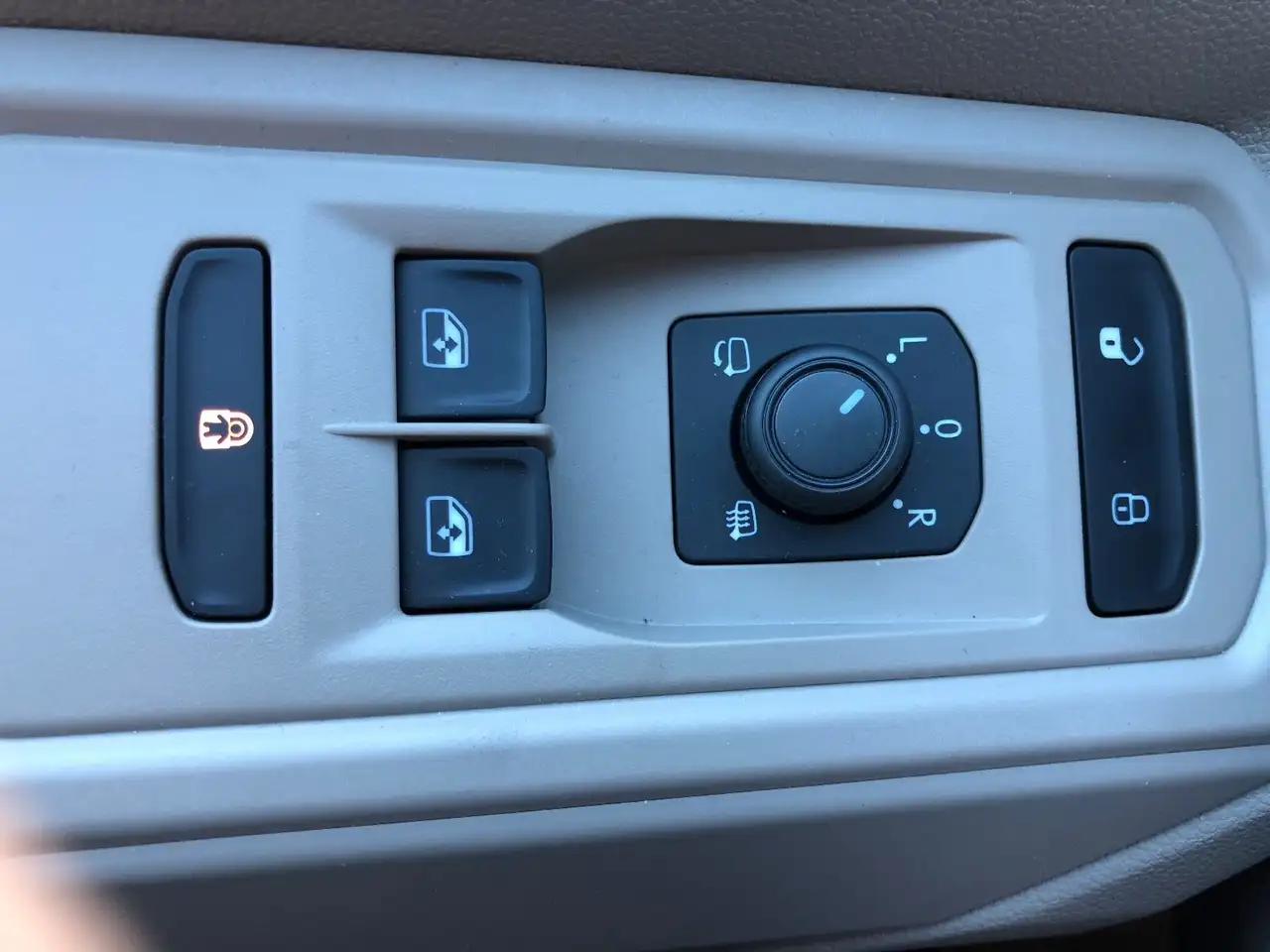 Volkswagen T7 California 13