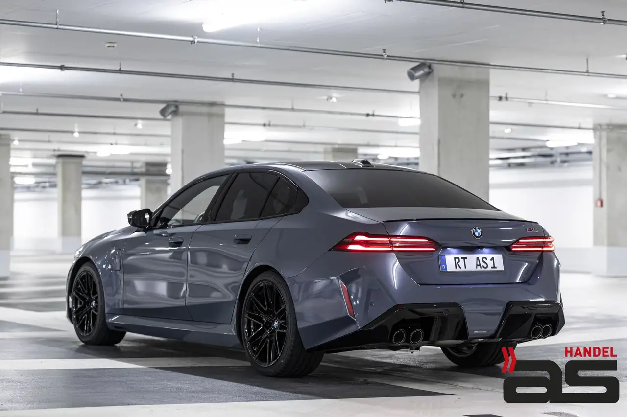 BMW M5 4