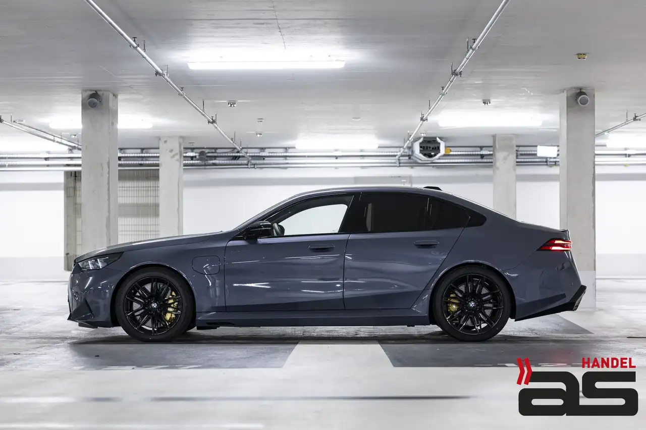 BMW M5 6