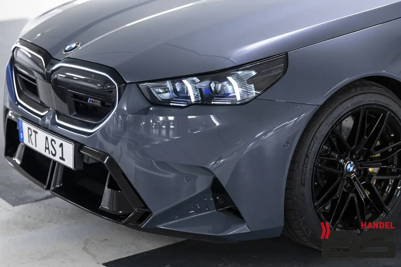 BMW M5 8