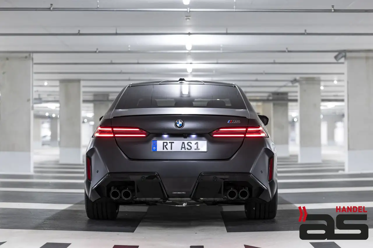 BMW M5 6