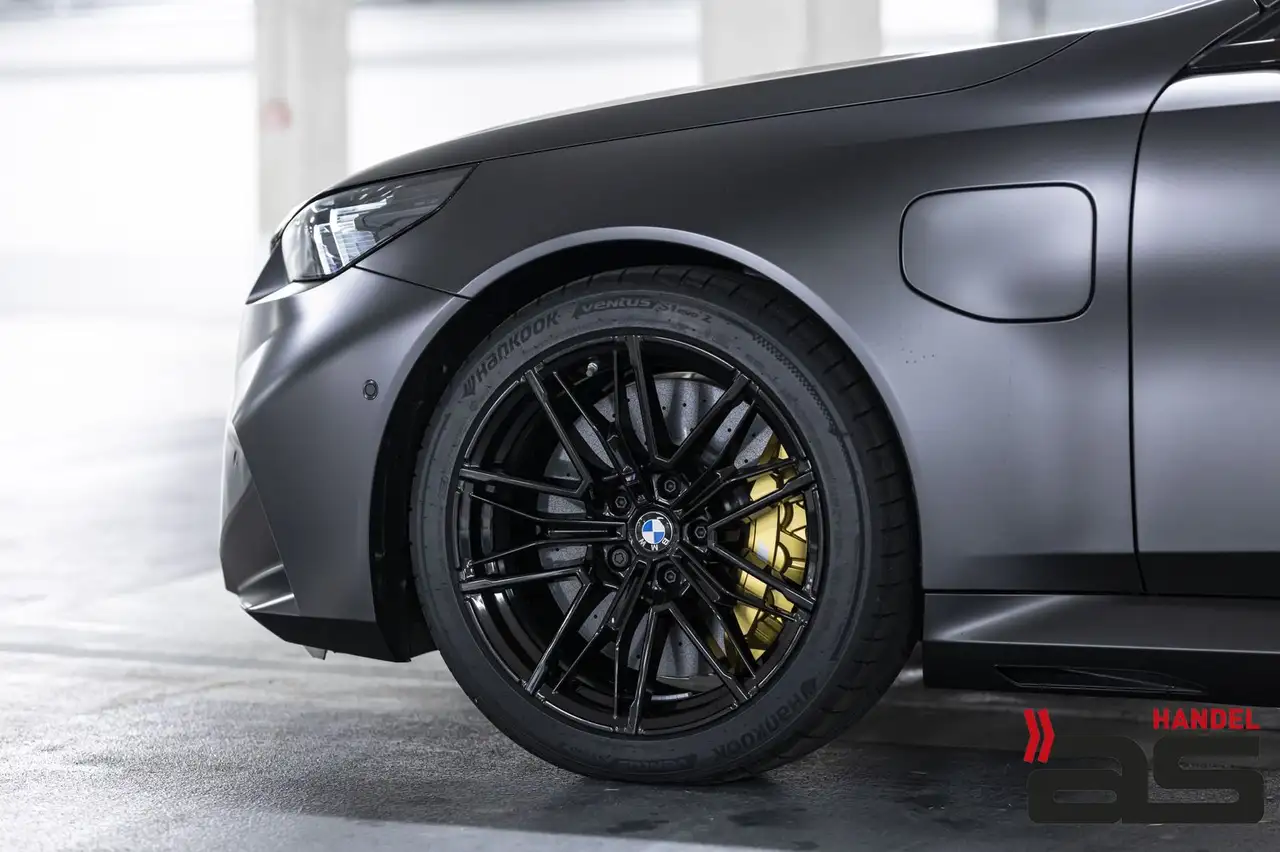 BMW M5 7