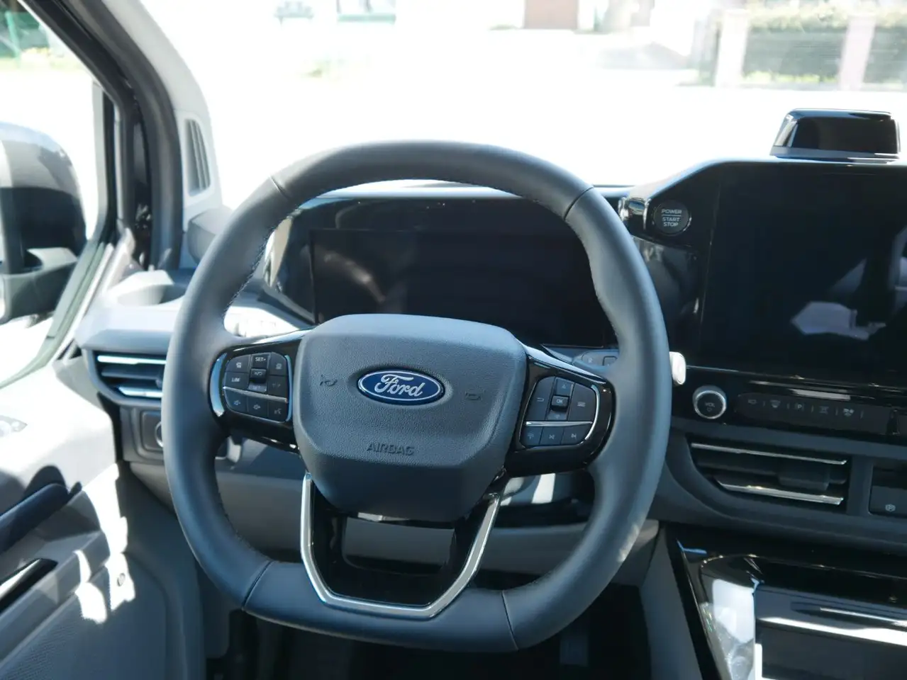 Ford Tourneo 11
