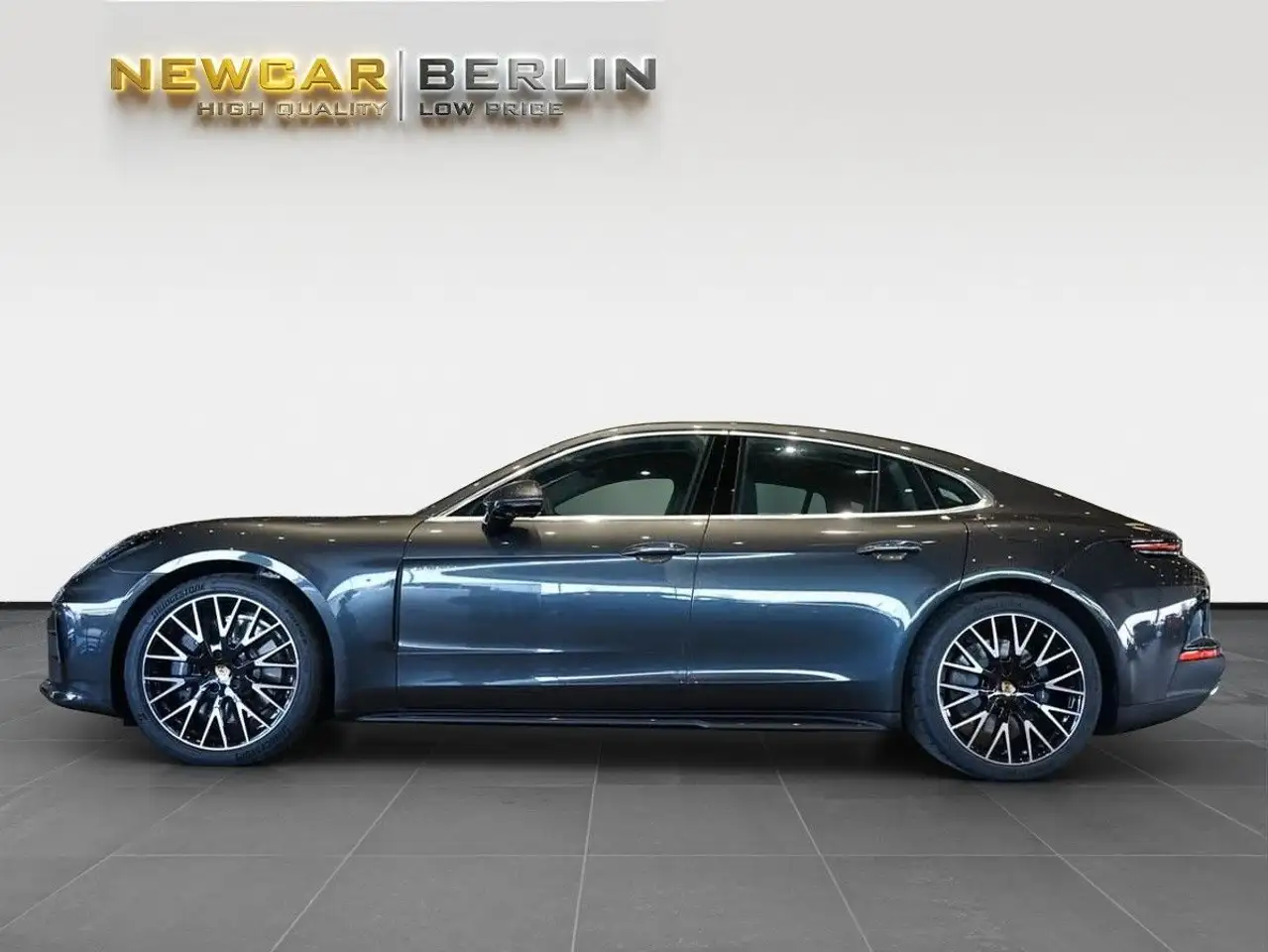 Porsche Panamera 4 2