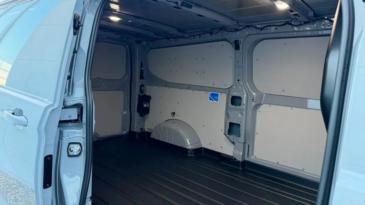 Ford Transit 8