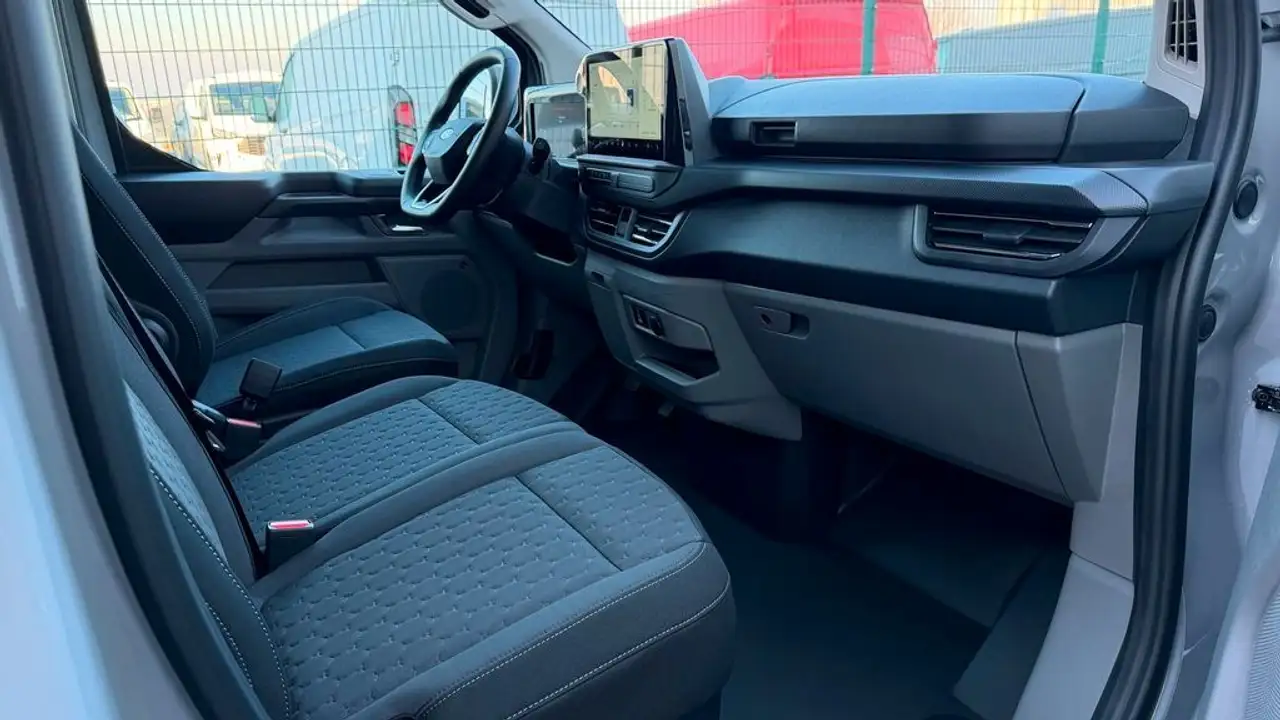 Ford Transit 9