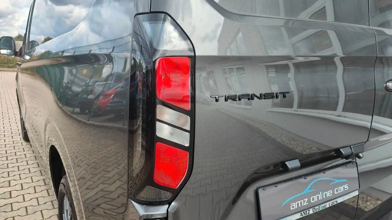Ford Transit 7