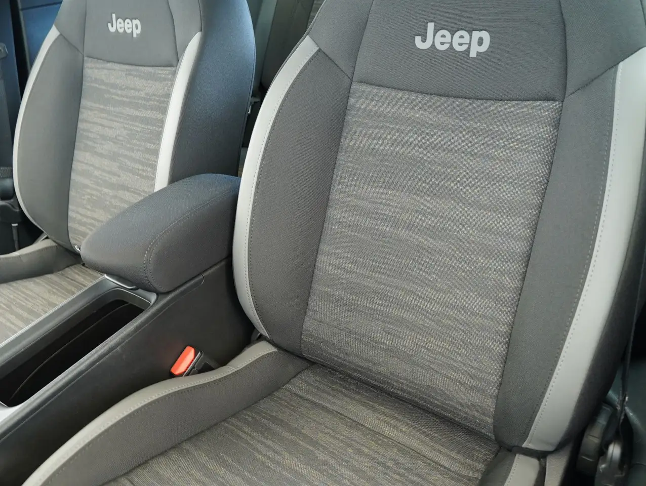Jeep Avenger 9