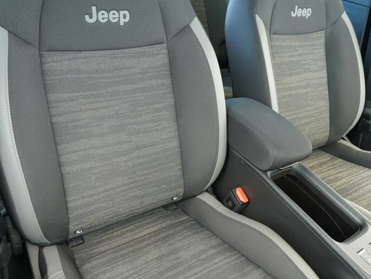 Jeep Avenger 10