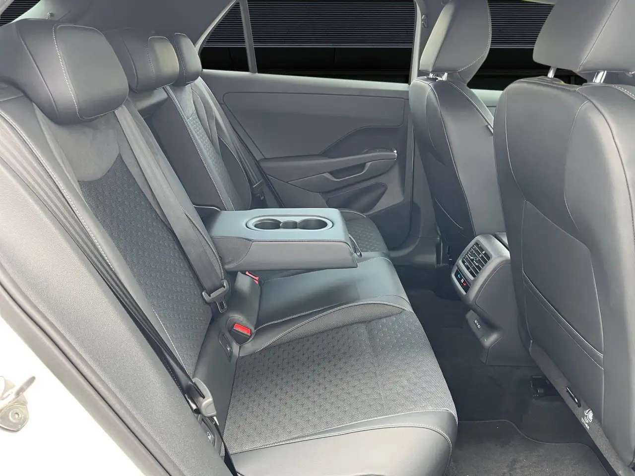 Volkswagen T-Roc 8