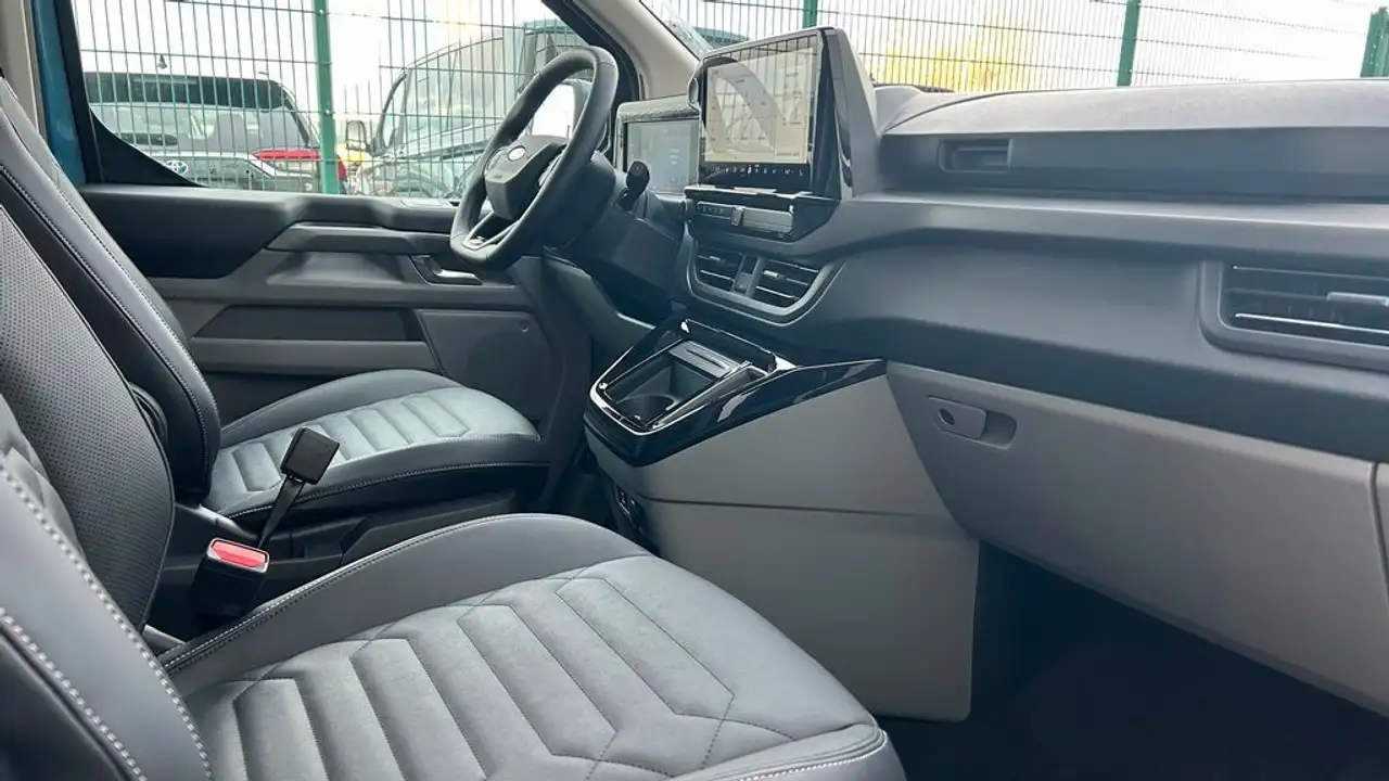 Ford Tourneo 9