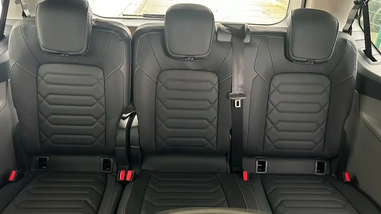 Ford Tourneo 11