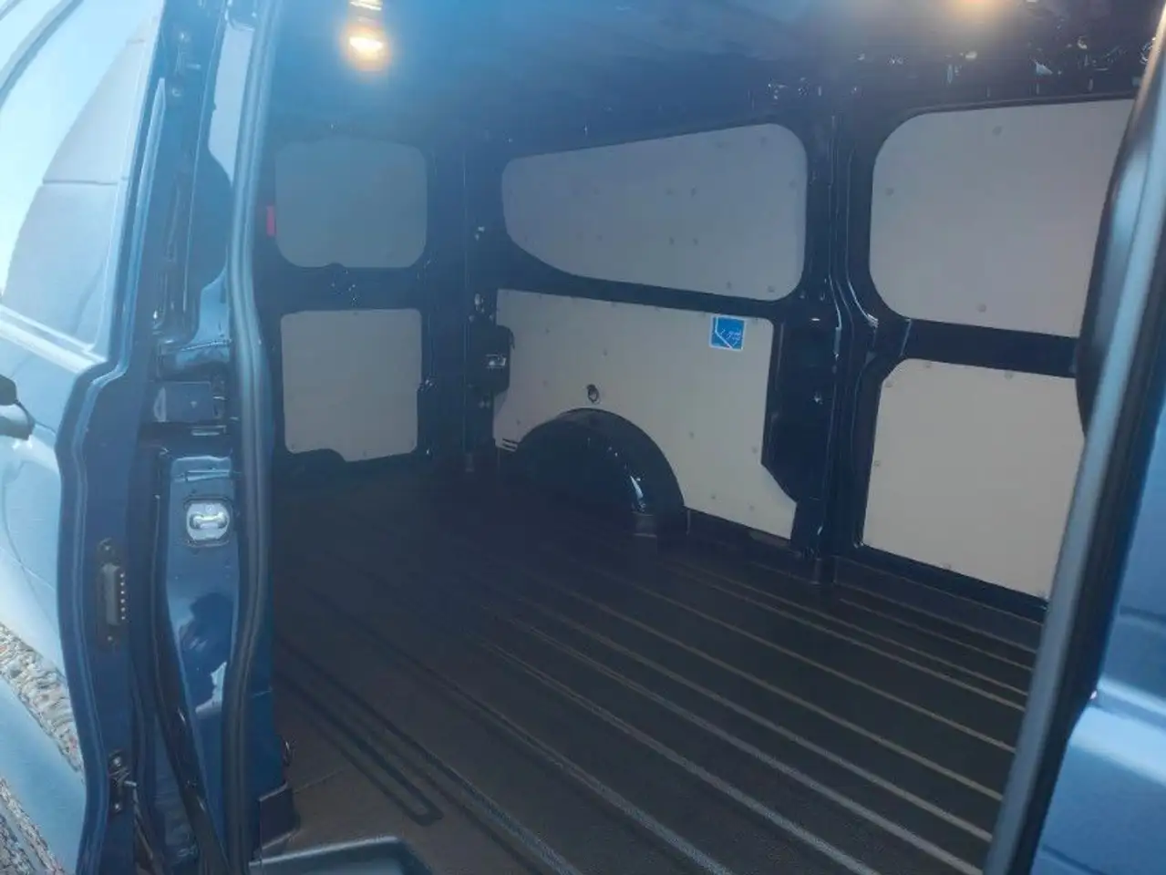 Ford Transit 9