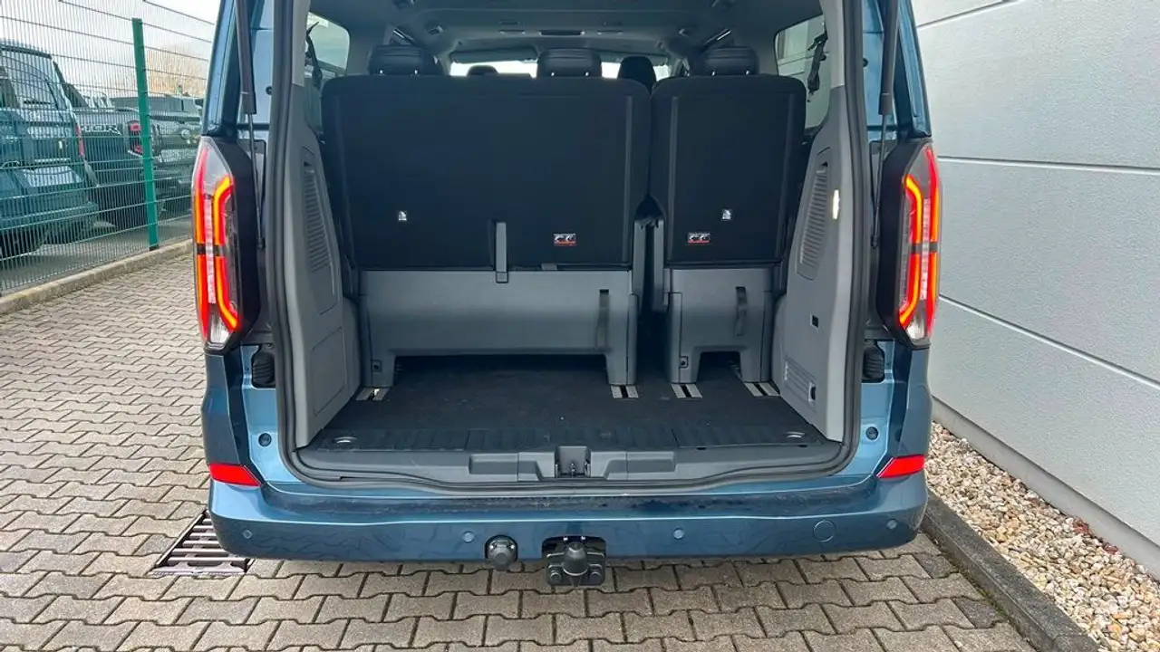 Ford Tourneo 6