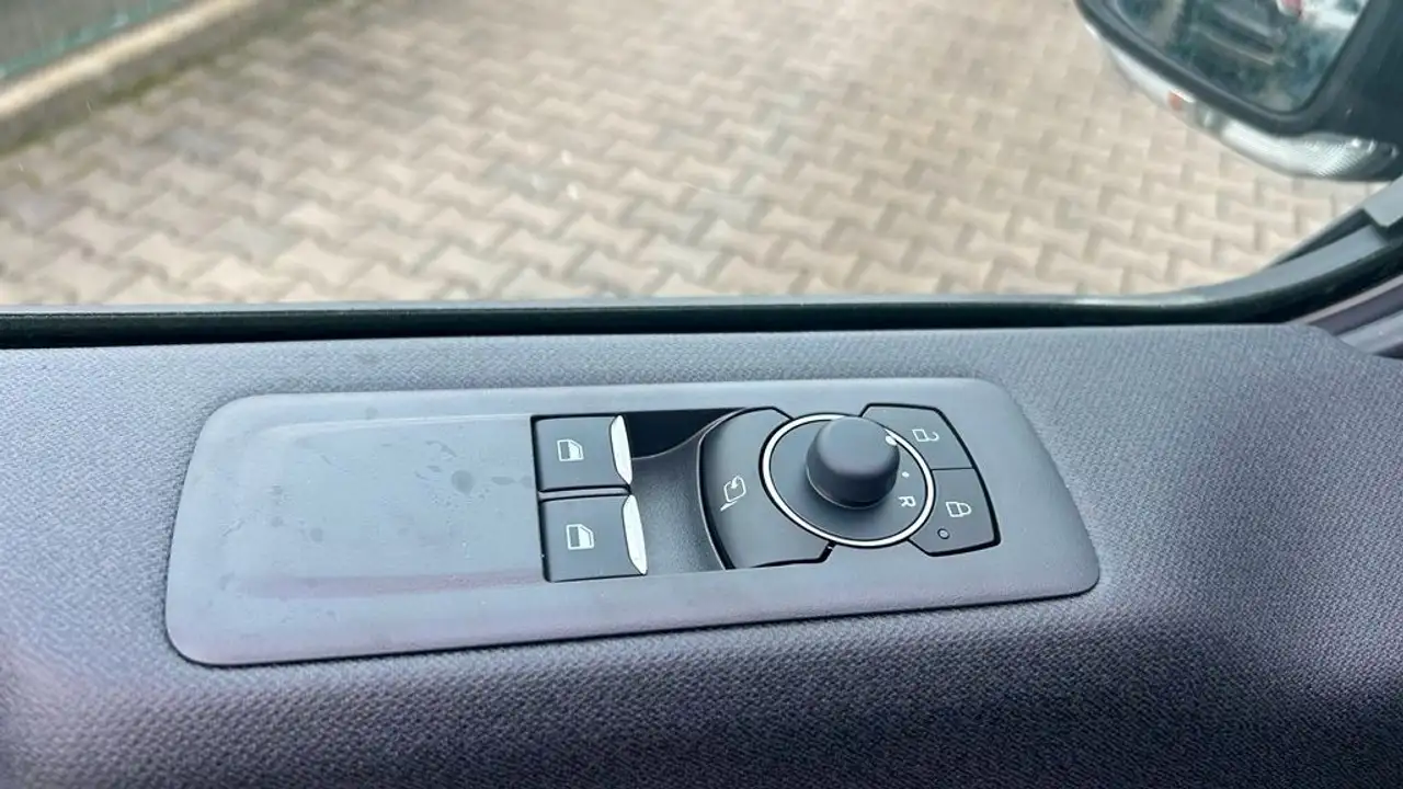 Ford Tourneo 16