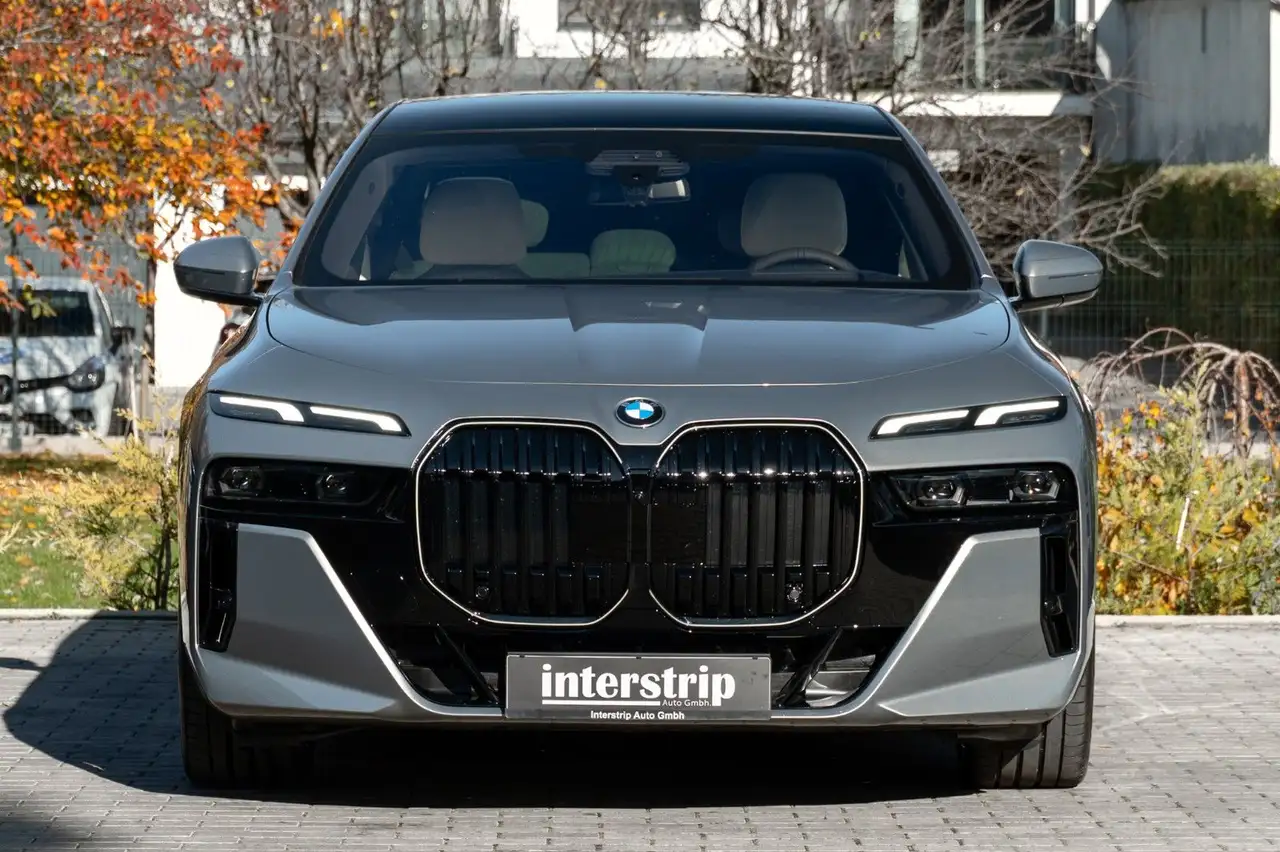 BMW 740 2