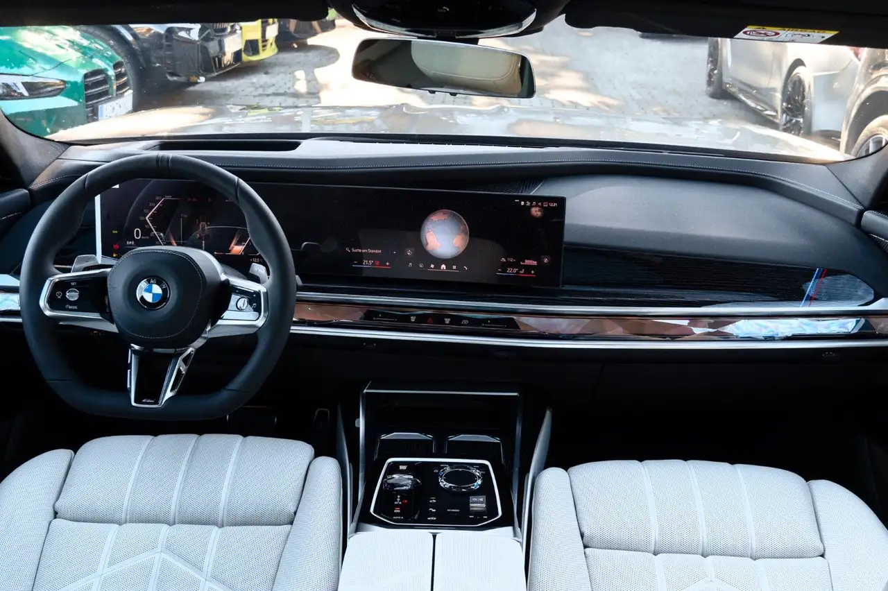 BMW 740 7