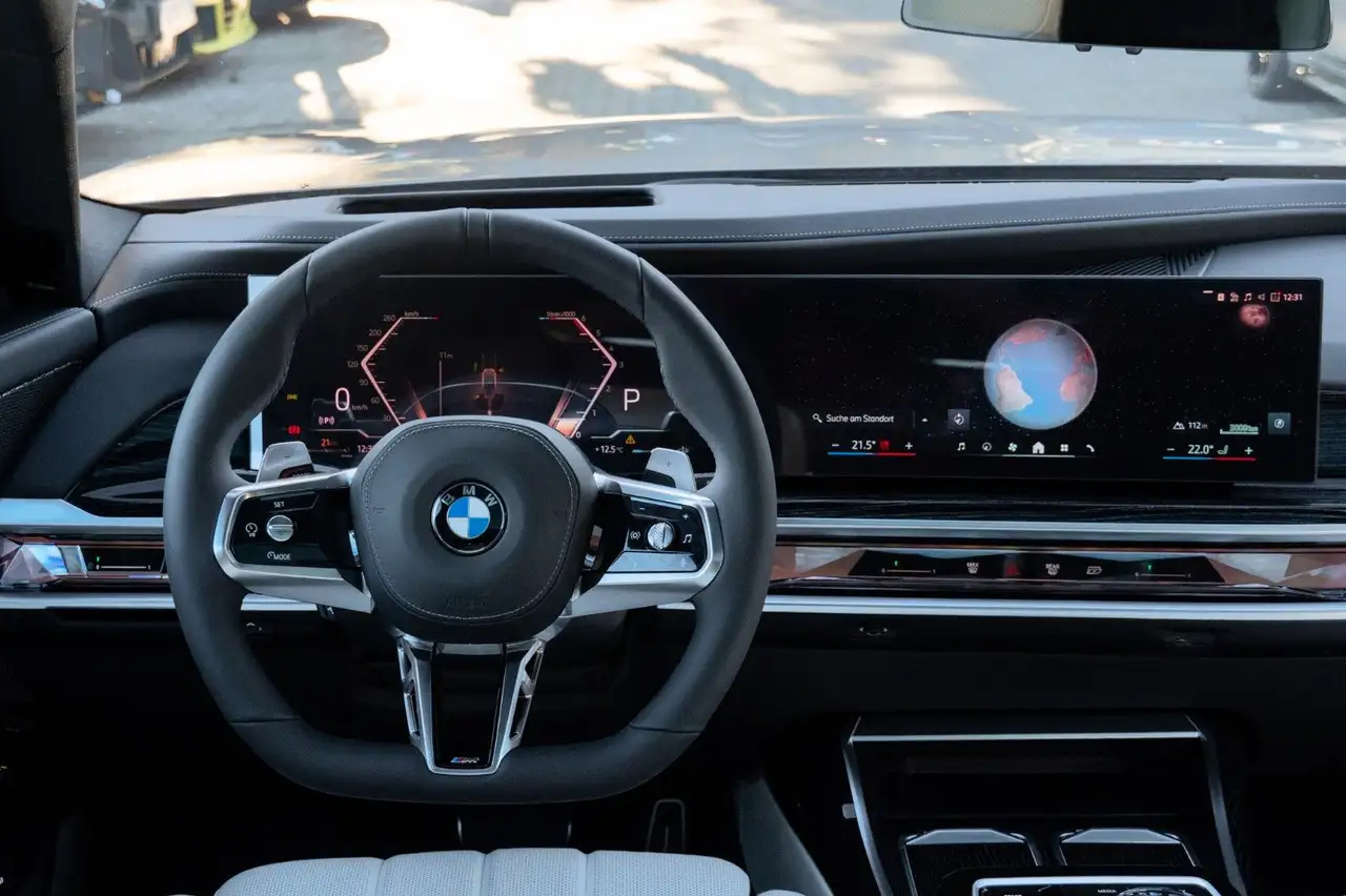 BMW 740 8