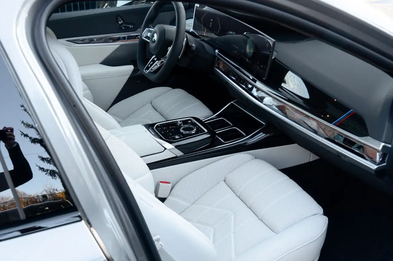 BMW 740 13