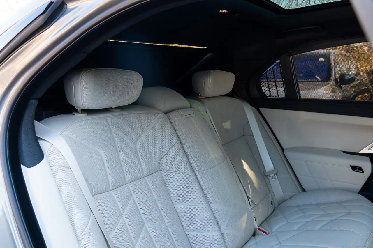 BMW 740 16