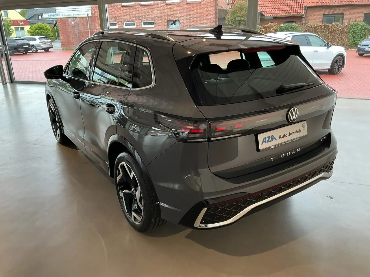 Volkswagen Tiguan 9