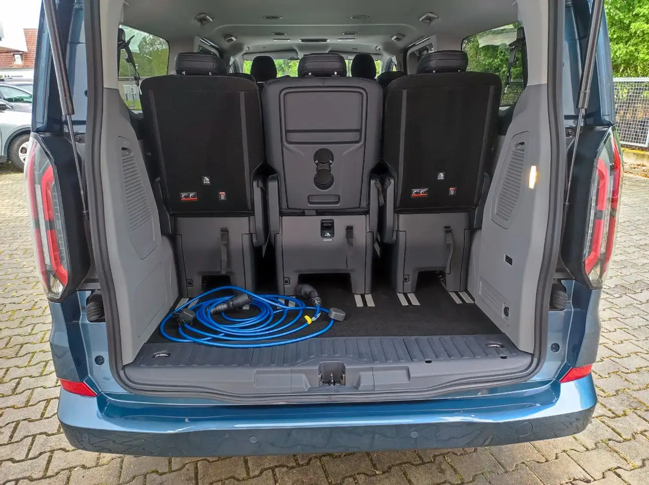 Ford Tourneo 8