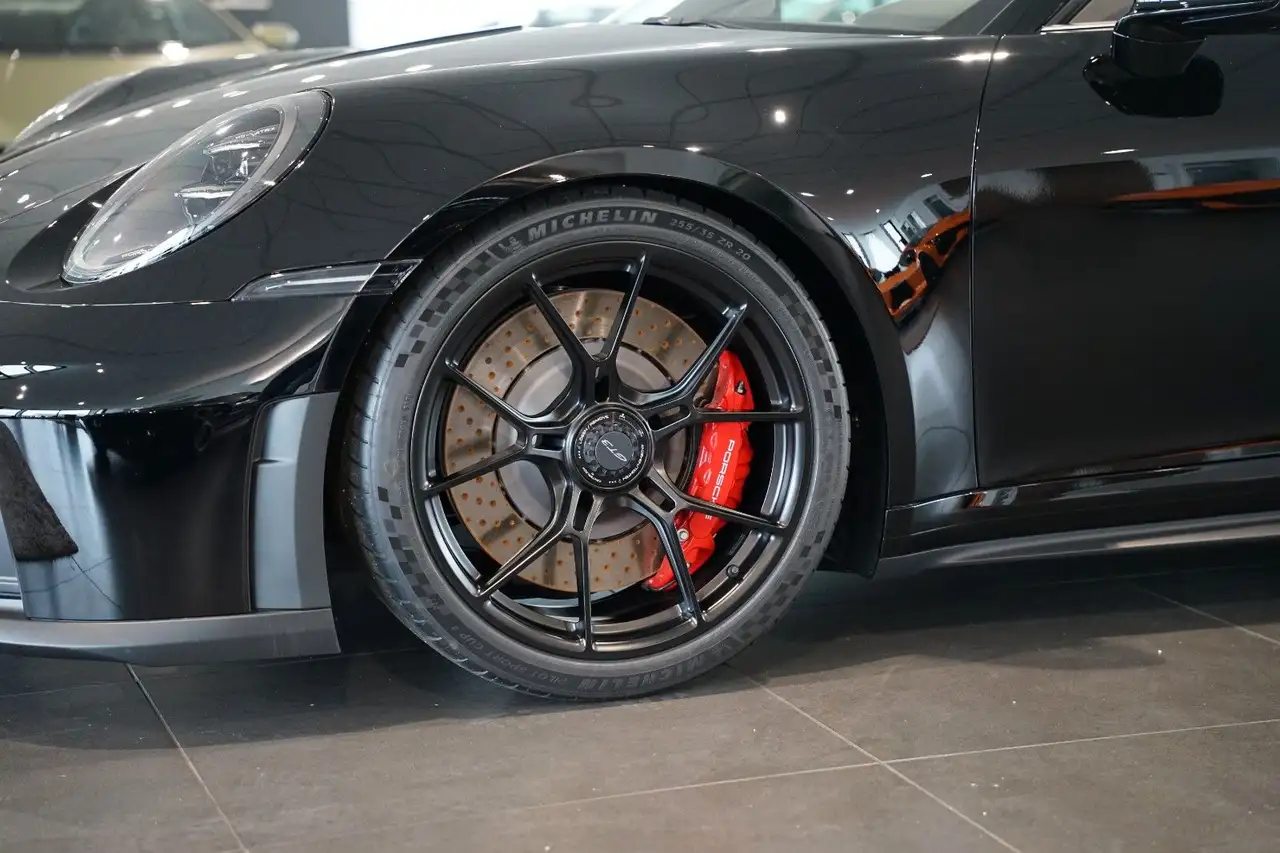 Porsche 992 5