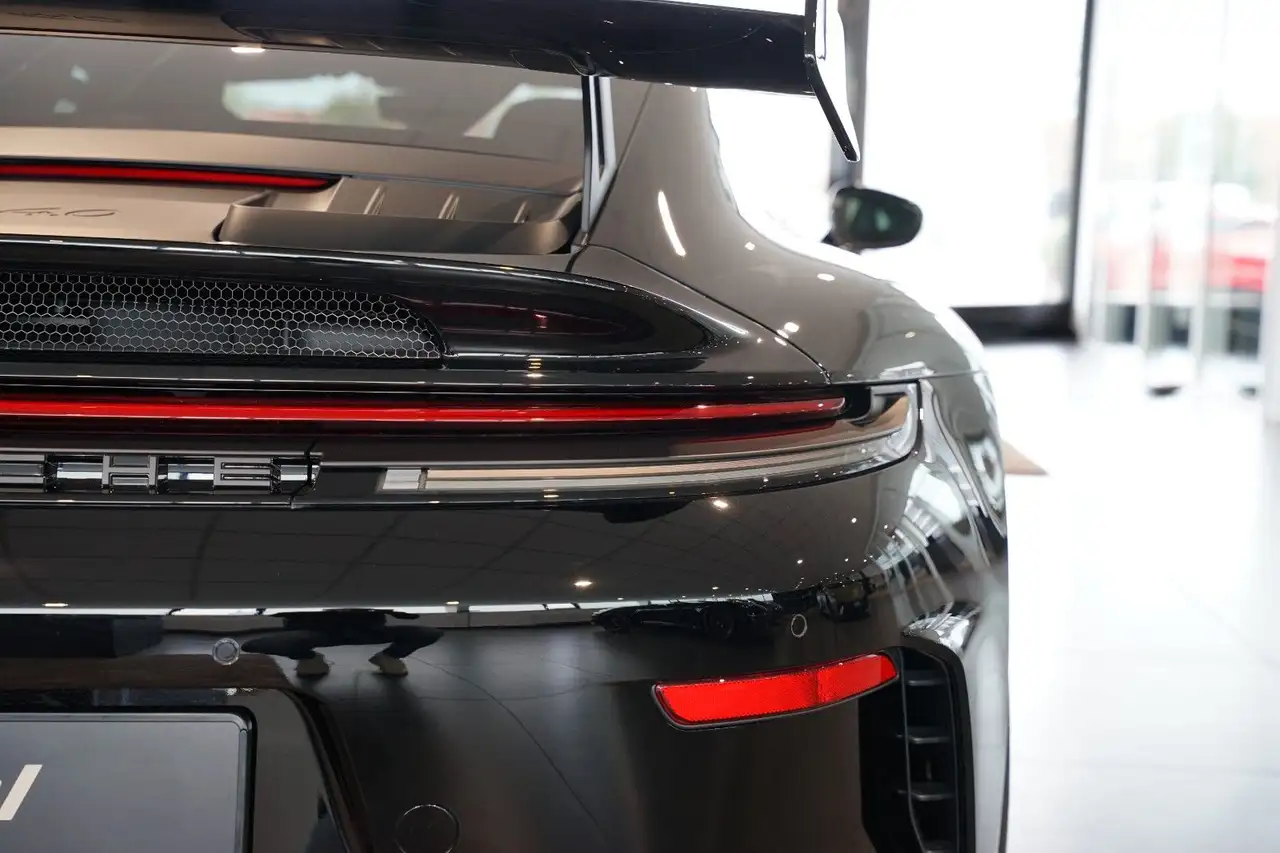 Porsche 992 9