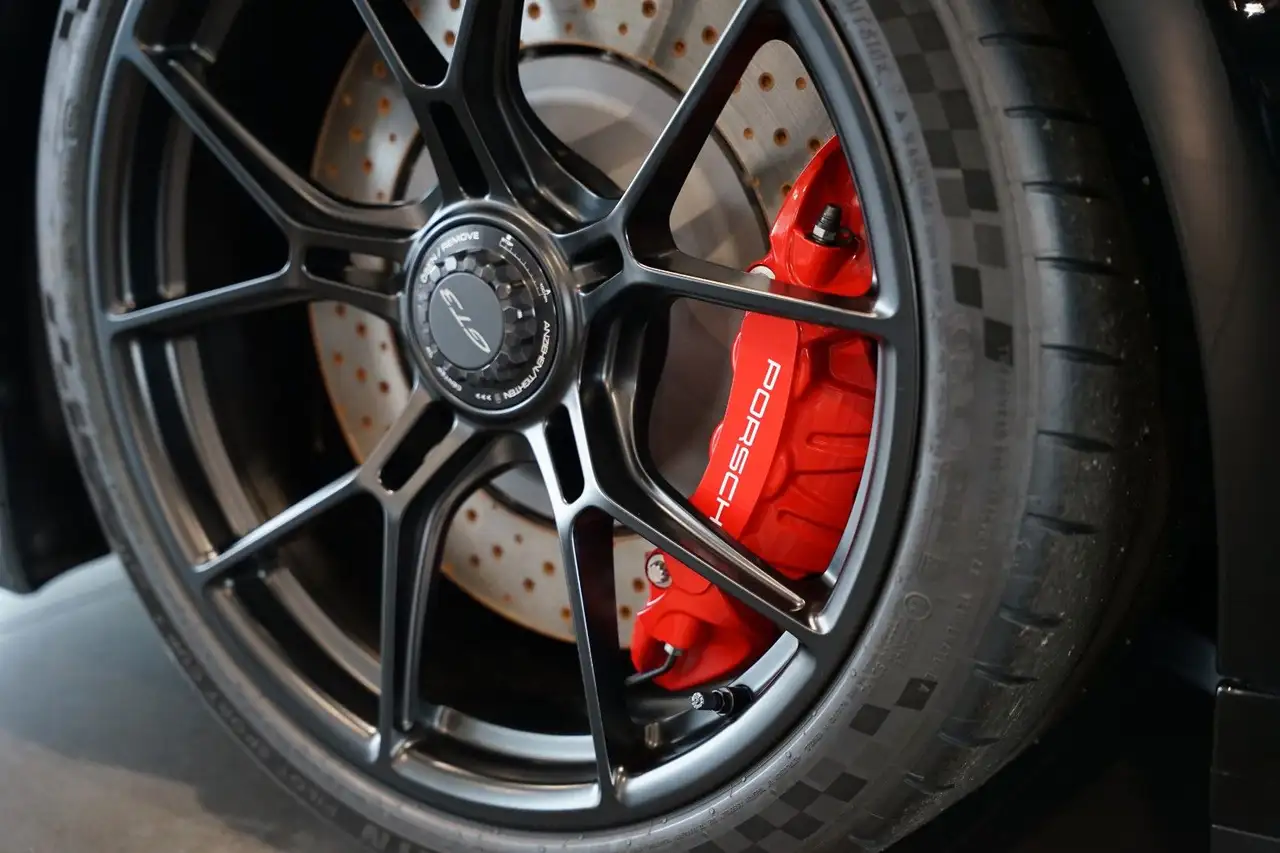 Porsche 992 11