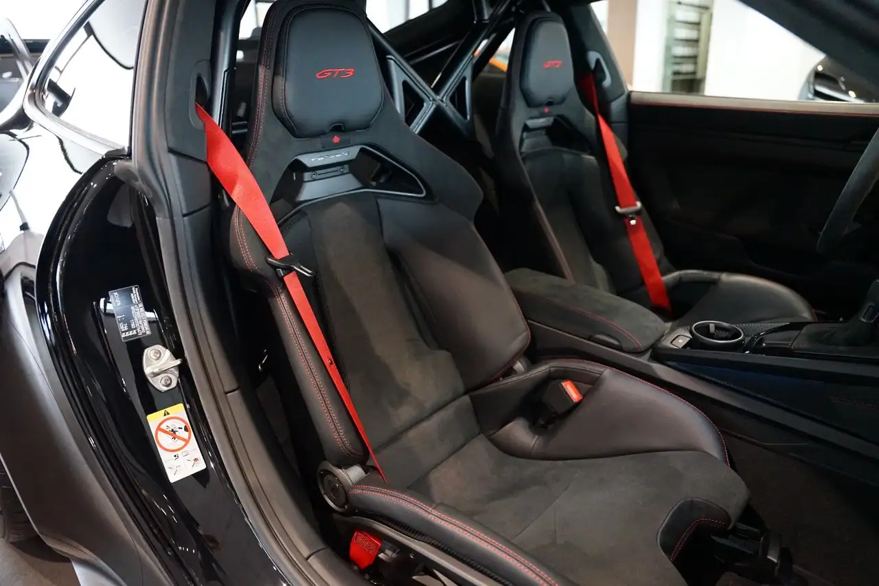 Porsche 992 15