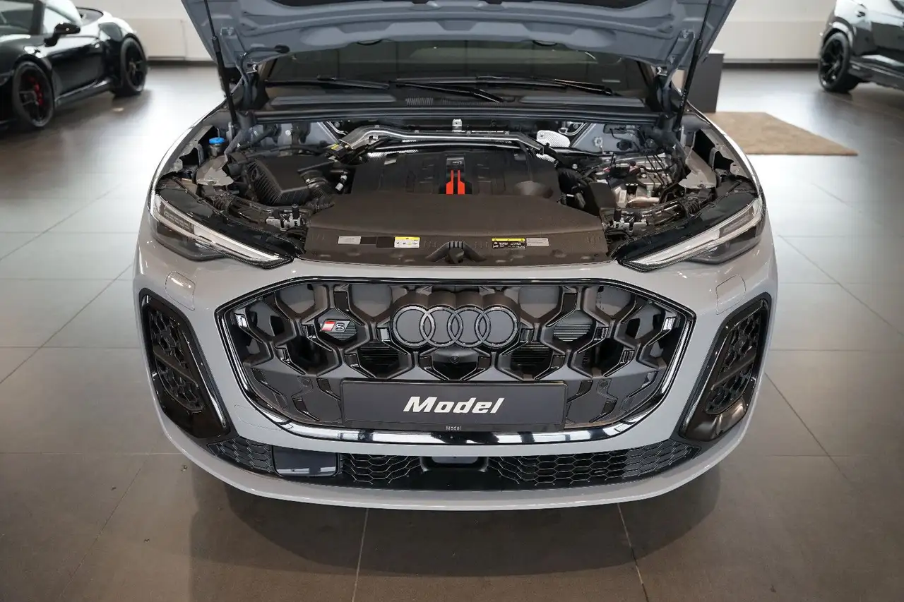 Audi SQ5 4