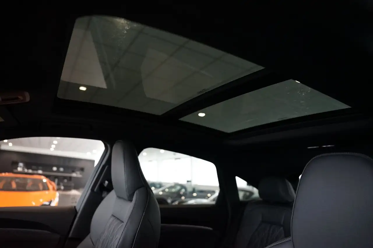Audi SQ5 8