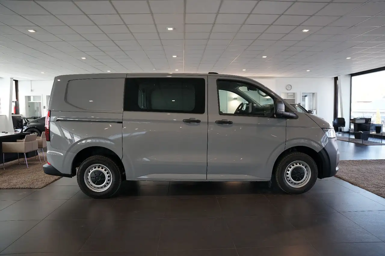 Volkswagen T7 Transporter 4