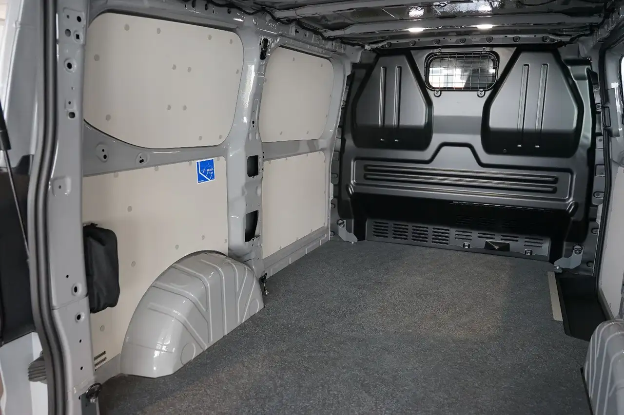 Volkswagen T7 Transporter 9