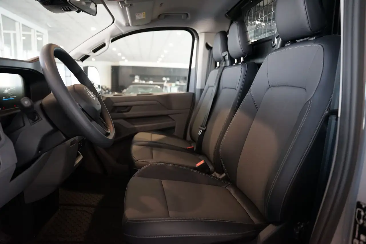 Volkswagen T7 Transporter 12