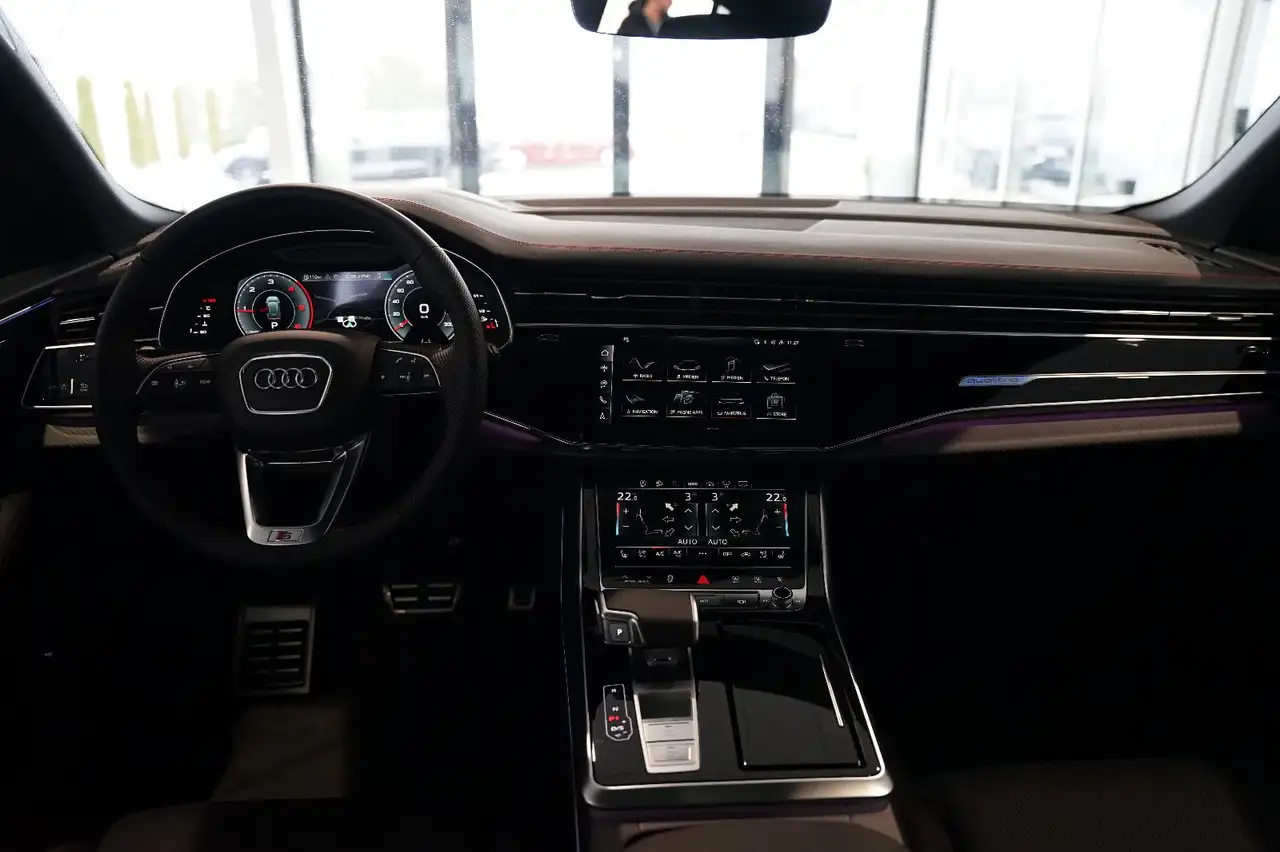 Audi Q8 50 11