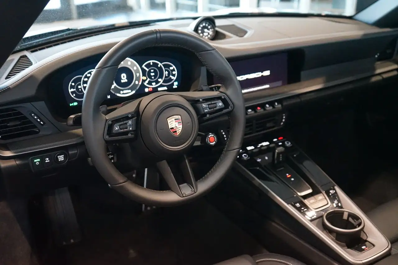 Porsche 992 11