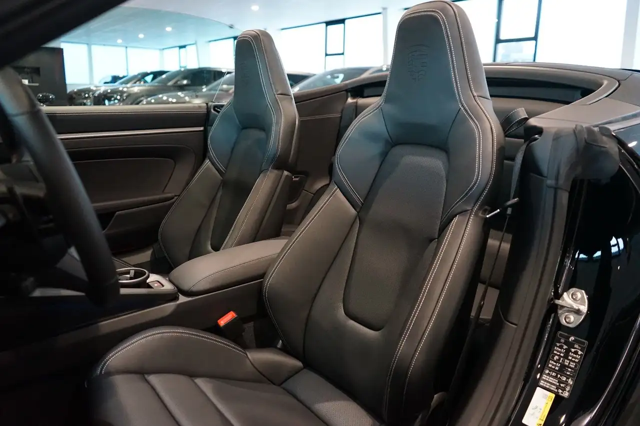 Porsche 992 9