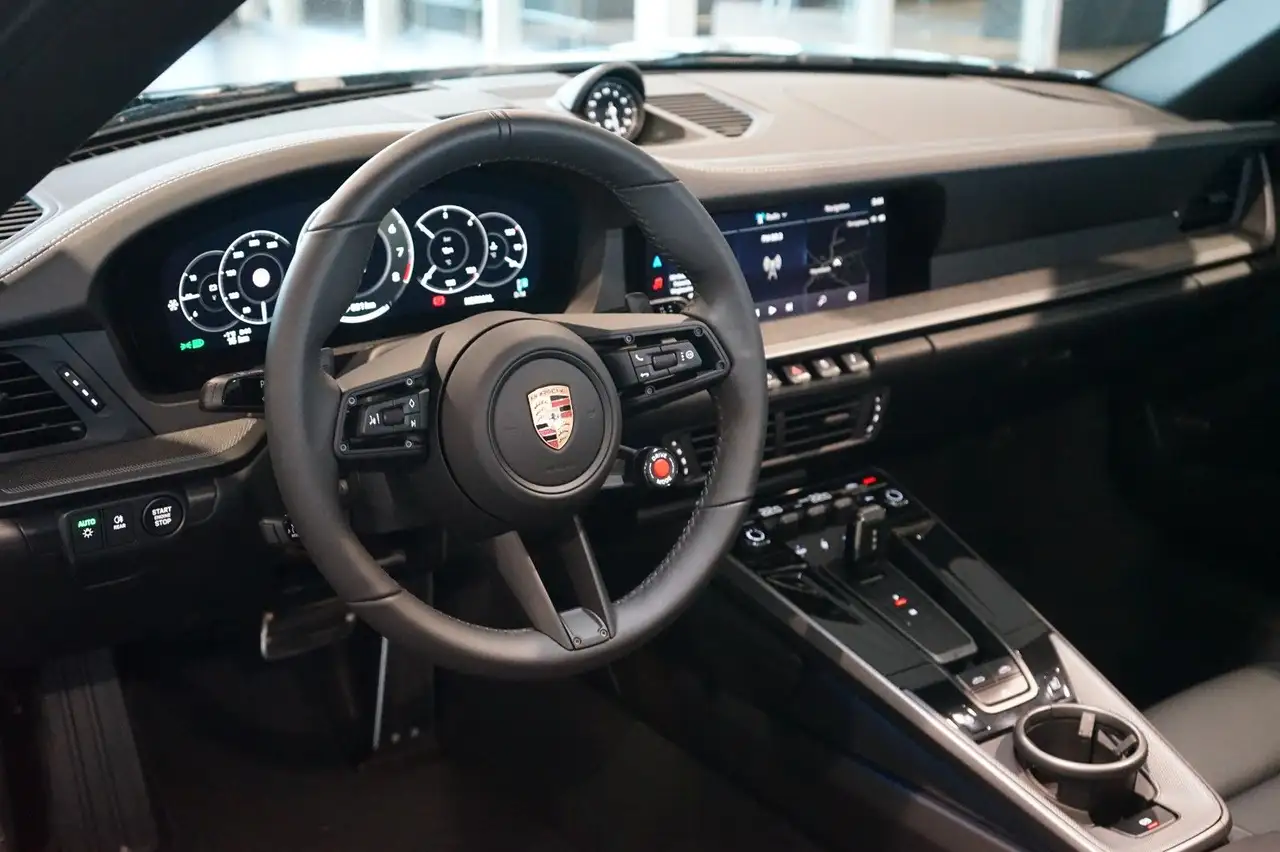 Porsche 992 10