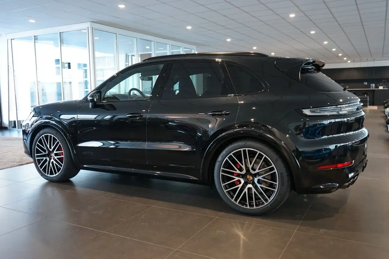 Porsche Cayenne 2